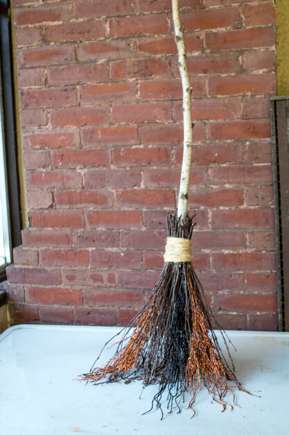 DIY Witch's Broom: Crafting Your Own Broomstick - Stumpblog