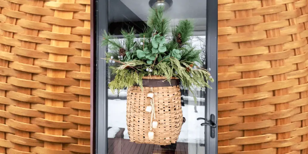 adirondack pack on front door with greens