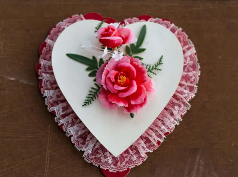 80's heart shaped valentine box
